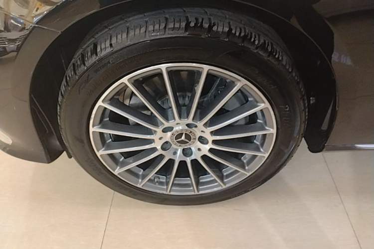 Used Mercedes-Benz E-Class 2021 E 260 L Left Front Wheel Hub