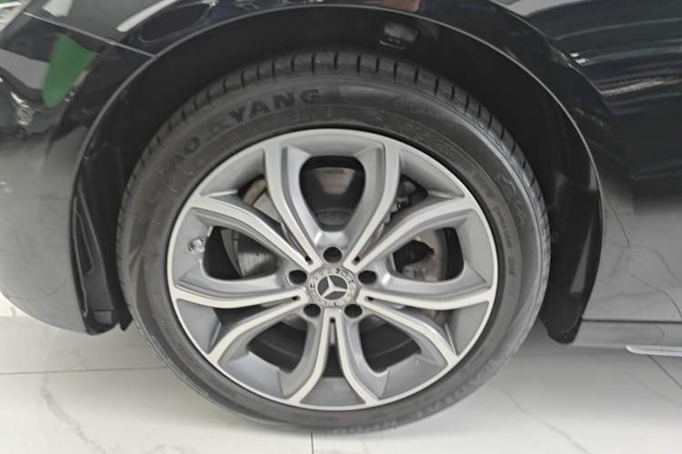Used Mercedes-Benz E-Class 2021 Restyled E 300 L Sporty and Stylish Edition Left Front Wheel Hub