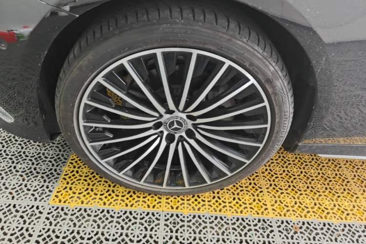 Used Mercedes-Benz E-Class 2021 E 300 L Sport Luxury Edition Left Front Wheel Hub