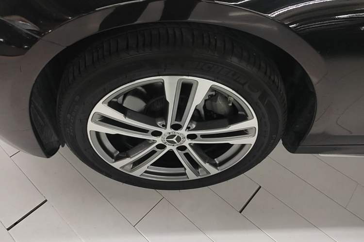 Used Mercedes-Benz E-Class 2021 Facelift E 260 L Sport Edition Left Front Wheel Hub