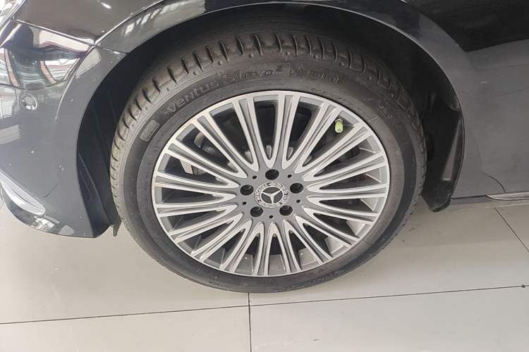 Used Mercedes-Benz E-Class 2021 Facelift E 300 L Stylish Edition Left Front Wheel Hub