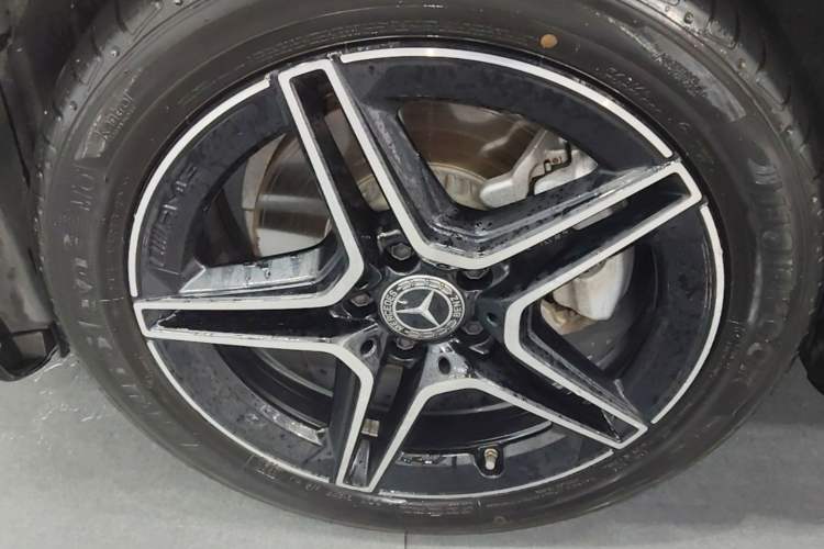 Used Mercedes-Benz E-Class 2021 E 260 Stylish Sports Edition Left Front Wheel Hub