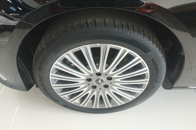 Used Mercedes-Benz E-Class 2021 Facelift E 300 L Stylish Edition Left Front Wheel Hub