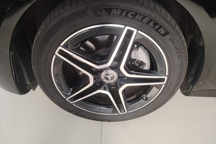 Used Mercedes-Benz E-Class 2021 Updated E 260 Fashion Sport Edition Left Front Wheel Hub