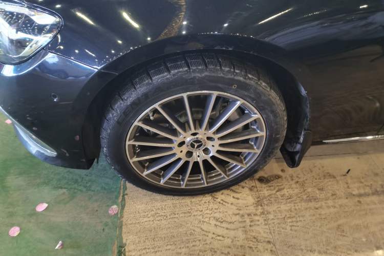 Used Mercedes-Benz E-Class 2021 E 260 L Left Front Wheel Hub