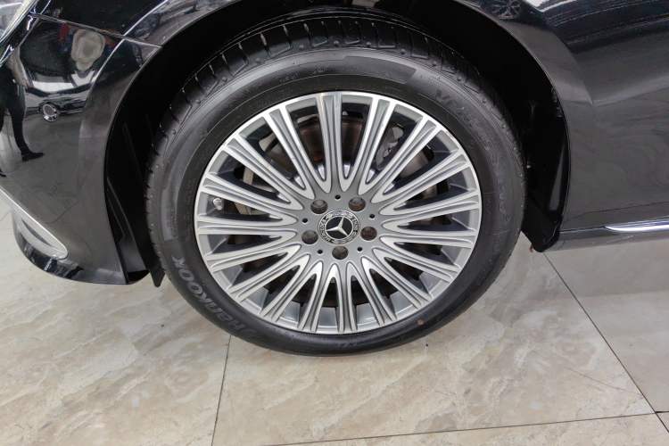 Used Mercedes-Benz E-Class 2021 E 300 L Stylish Model Left Front Wheel Hub