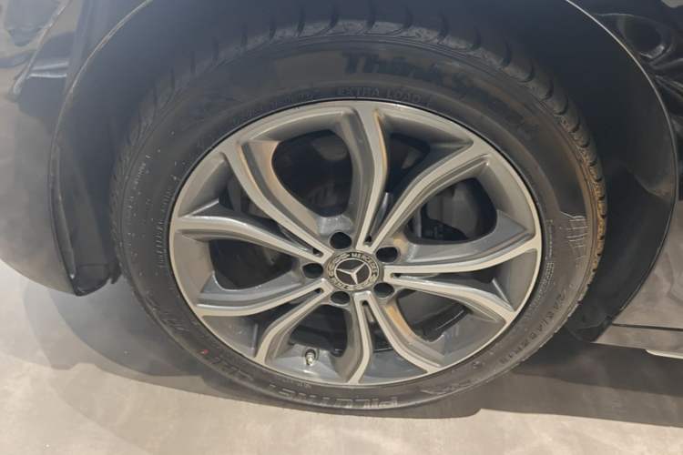 Used Mercedes-Benz E-Class 2021 E 300 L Sport Luxury Edition Left Front Wheel Hub