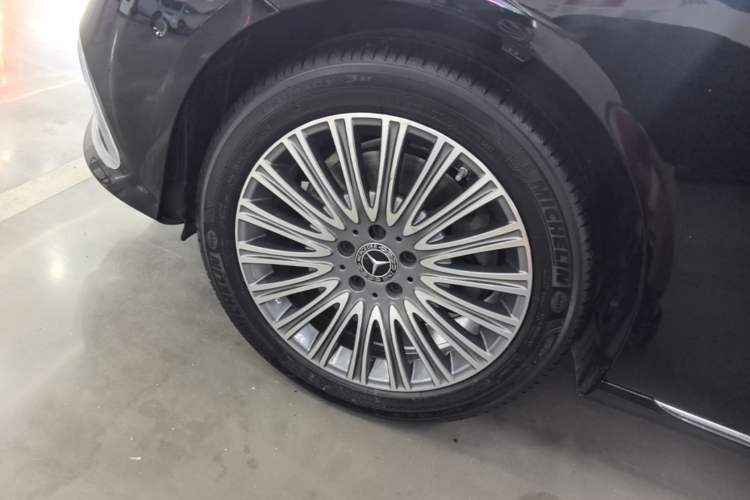 Used Mercedes-Benz E-Class 2021 Facelift E 300 L Stylish Edition Left Front Wheel Hub