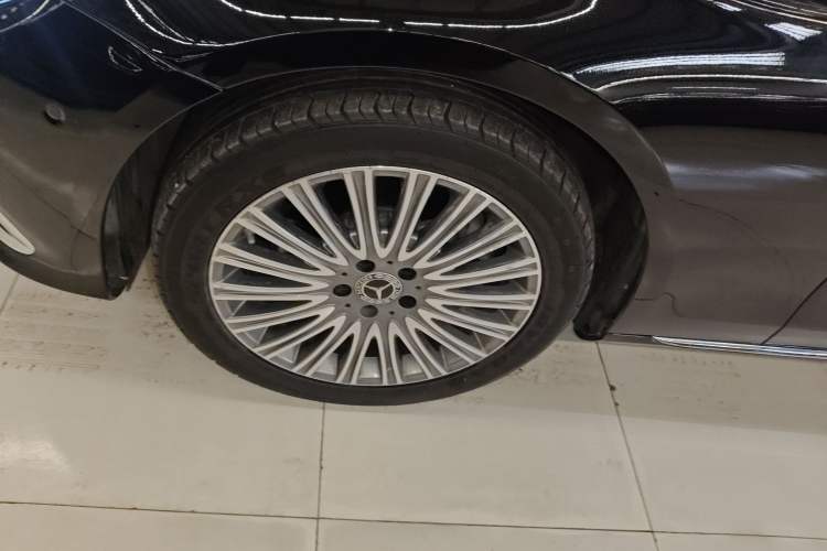 Used Mercedes-Benz E-Class 2021 E 300 L Stylish Model Left Front Wheel Hub