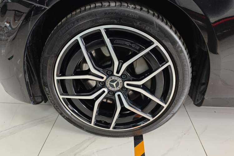 Used Mercedes-Benz E-Class 2021 E 300 Sport Edition Left Front Wheel Hub