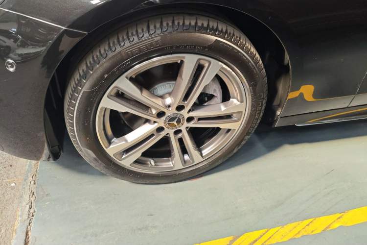 Used Mercedes-Benz E-Class 2021 Facelift E 260 L Sport Edition Left Front Wheel Hub
