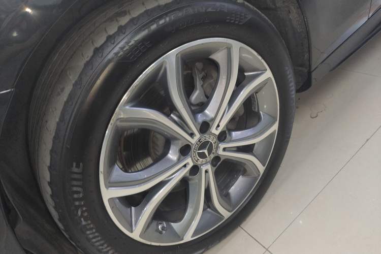 Used Mercedes-Benz E-Class 2021 E 300 L Sporty and Stylish Model Left Front Wheel Hub