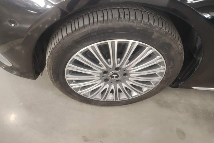 Used Mercedes-Benz E-Class 2021 Facelift E 300 L Stylish Edition Left Front Wheel Hub
