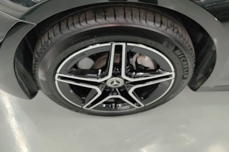 Used Mercedes-Benz E-Class 2021 E 260 Luxury Sports Edition Left Front Wheel Hub