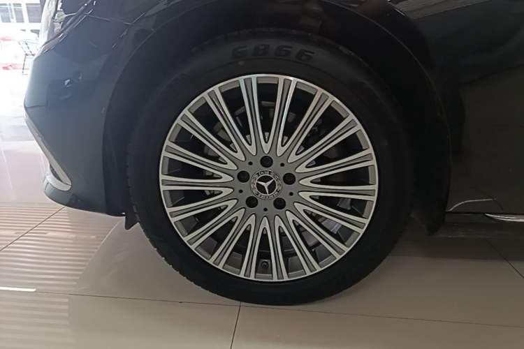 Used Mercedes-Benz E-Class 2021 E 300 L Stylish Model Left Front Wheel Hub