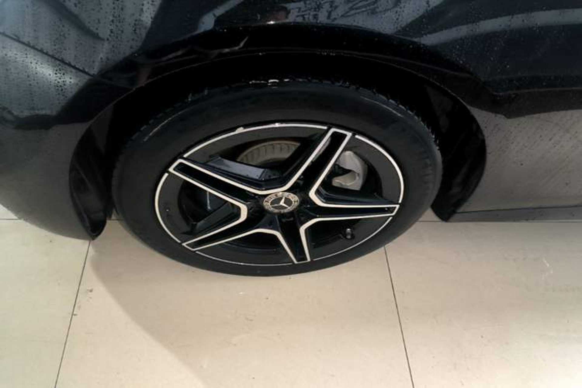 Used Mercedes-Benz E-Class 2021 Updated E 260 Fashion Sport Edition Left Front Wheel Hub