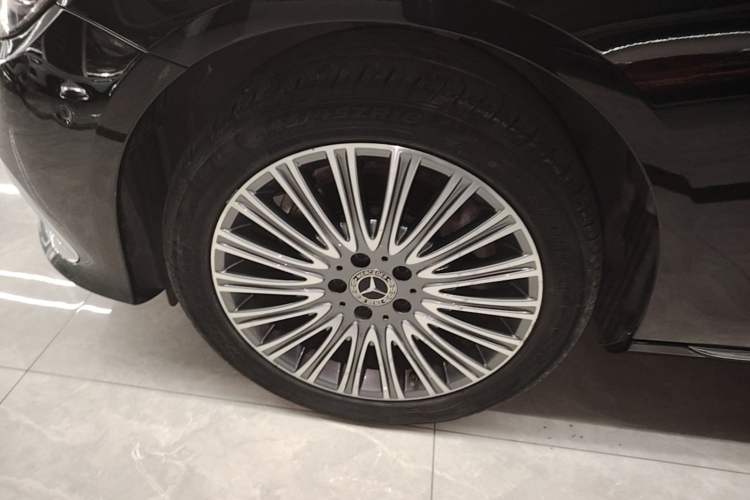 Used Mercedes-Benz E-Class 2021 Facelift E 300 L Stylish Edition Left Front Wheel Hub