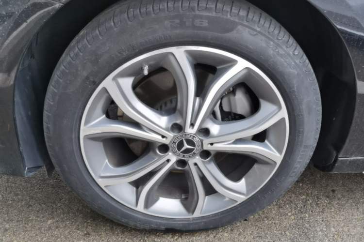 Used Mercedes-Benz E-Class 2021 E 300 L Sport Luxury Edition Left Front Wheel Hub