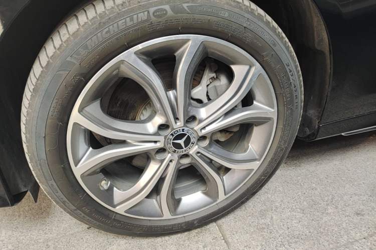 Used Mercedes-Benz E-Class 2021 Restyled E 300 L Sport Luxury Edition Left Front Wheel Hub