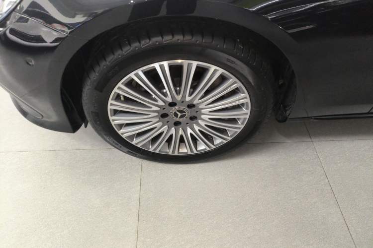 Used Mercedes-Benz E-Class 2021 E 300 L Stylish Model Left Front Wheel Hub