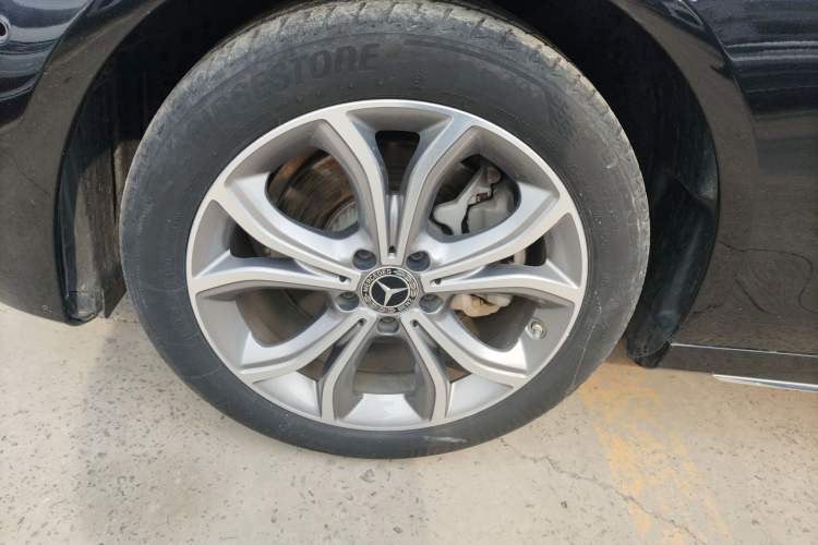 Used Mercedes-Benz E-Class 2021 Restyled E 300 L Sporty and Stylish Edition Left Front Wheel Hub