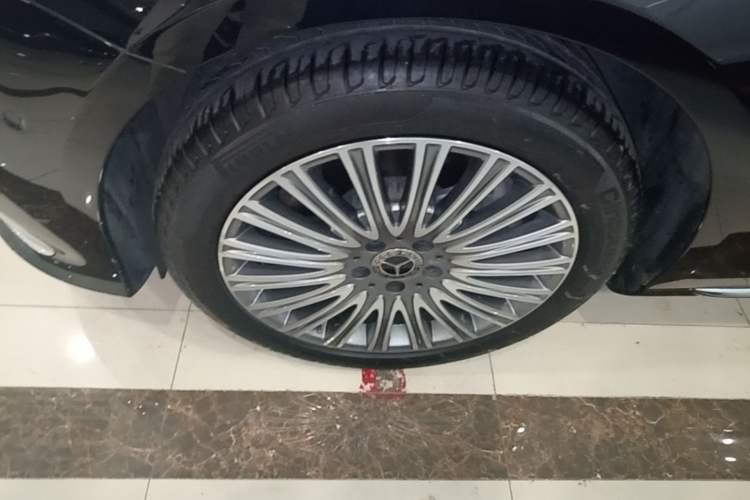Used Mercedes-Benz E-Class 2021 E 300 L Stylish Model Left Front Wheel Hub