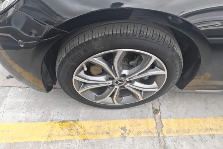 Used Mercedes-Benz E-Class 2021 Restyled E 300 L Sport Luxury Edition Left Front Wheel Hub