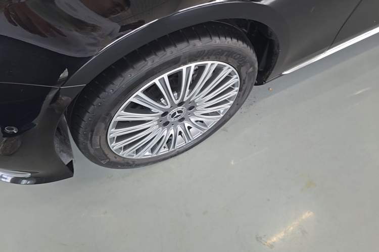 Used Mercedes-Benz E-Class 2021 Restyled E 300 L Luxury Edition Left Front Wheel Hub