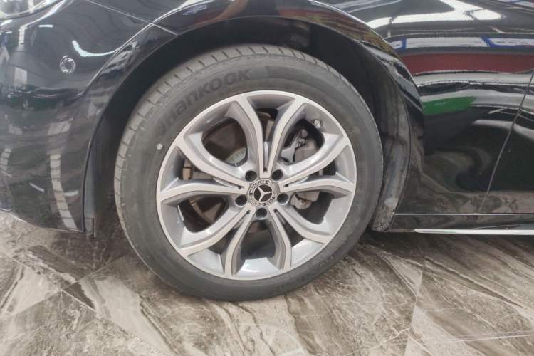 Used Mercedes-Benz E-Class 2021 Restyled E 300 L Sporty and Stylish Edition Left Front Wheel Hub