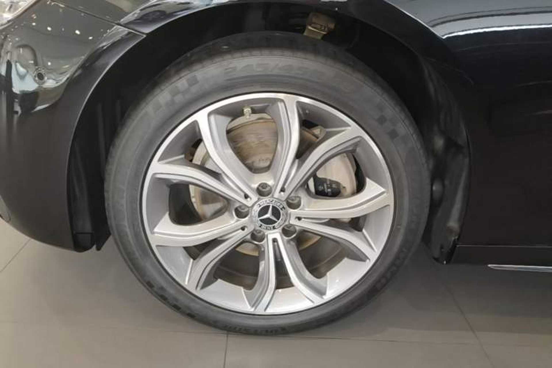 Used Mercedes-Benz E-Class 2021 Restyled E 300 L Sporty and Stylish Edition Left Front Wheel Hub