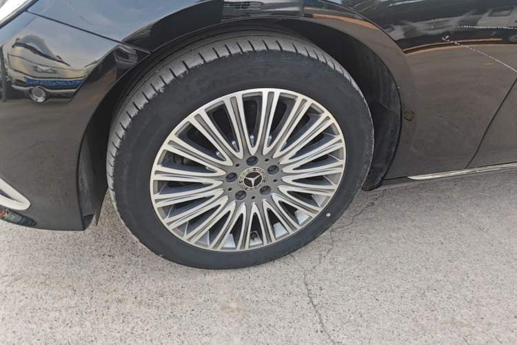 Used Mercedes-Benz E-Class 2021 Facelift E 300 L Stylish Edition Left Front Wheel Hub