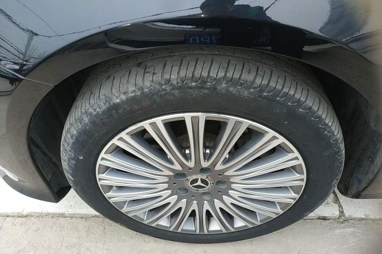 Used Mercedes-Benz E-Class 2021 Facelift E 300 L Stylish Edition Left Front Wheel Hub