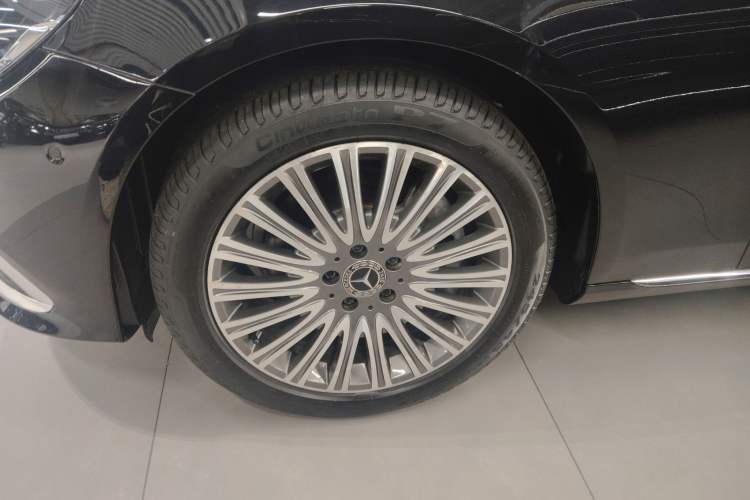 Used Mercedes-Benz E-Class 2021 E 300 L Luxury Model Left Front Wheel Hub