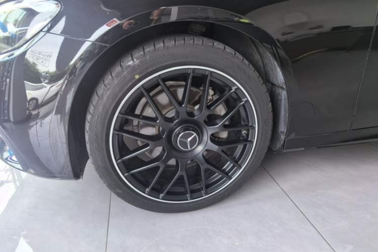 Used Mercedes-Benz E-Class 2021 E 300 L Sport Luxury Edition Left Front Wheel Hub