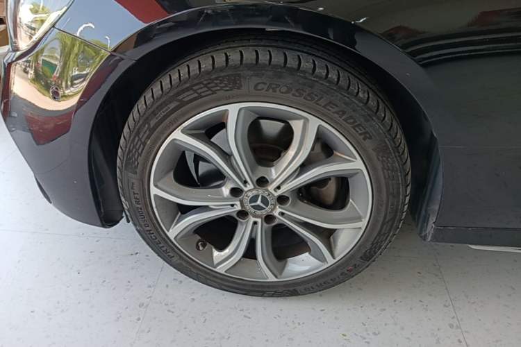 Used Mercedes-Benz E-Class 2021 E 300 L Sporty and Stylish Model Left Front Wheel Hub