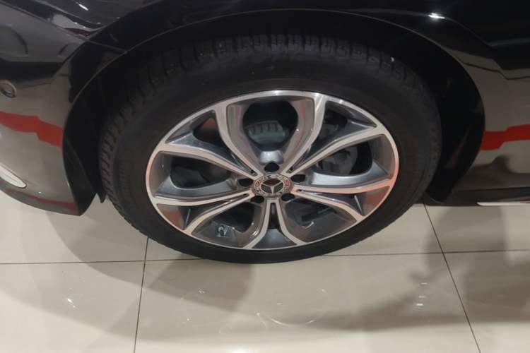 Used Mercedes-Benz E-Class 2021 E 300 L Sporty and Stylish Model Left Front Wheel Hub