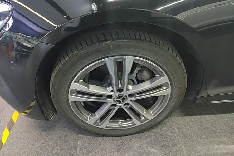 Used Mercedes-Benz E-Class 2021 E 260 L Sport Edition Left Front Wheel Hub