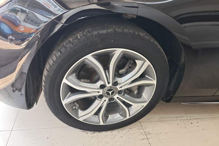 Used Mercedes-Benz E-Class 2021 E 300 L Sport Luxury Edition Left Front Wheel Hub