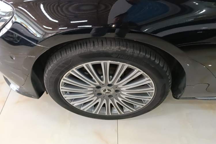Used Mercedes-Benz E-Class 2021 Restyled E 300 L Luxury Edition Left Front Wheel Hub
