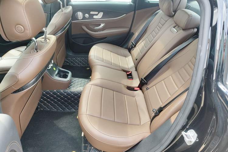 Used Mercedes-Benz E-Class 2021 E 300 L Sport Luxury Edition Left Rear Seat