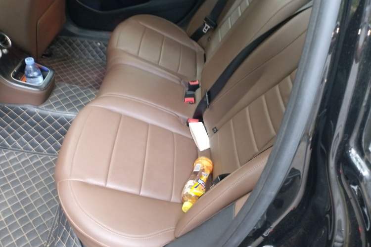 Used Mercedes-Benz E-Class 2021 E 300 L Sporty and Stylish Model Left Rear Seat
