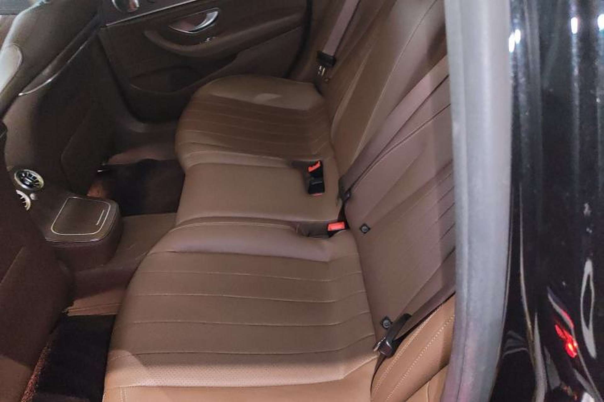 Used Mercedes-Benz E-Class 2021 Restyled E 300 L Luxury Edition Left Rear Seat