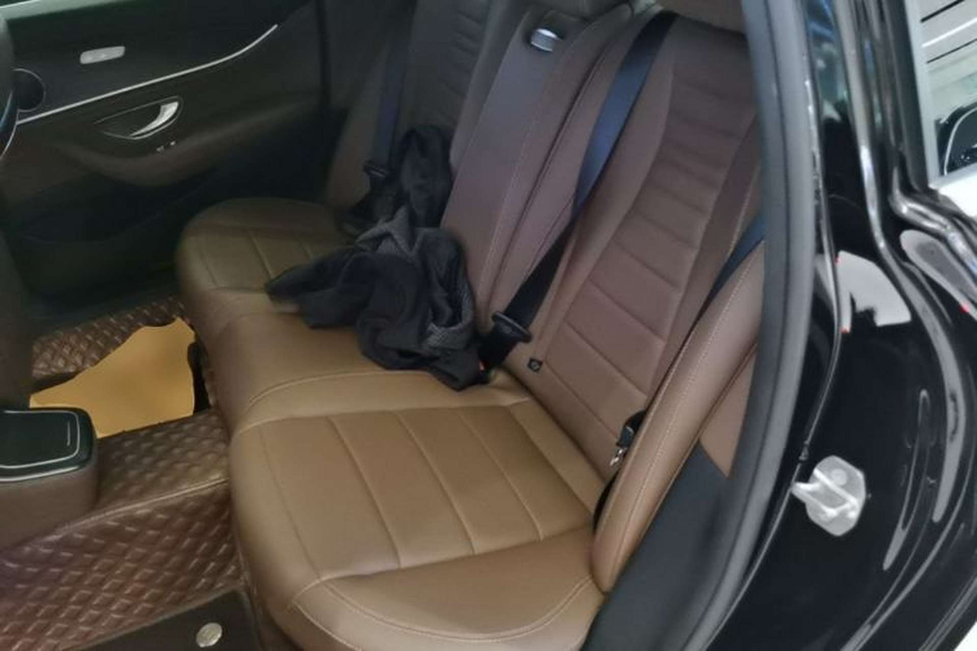 Used Mercedes-Benz E-Class 2021 Restyled E 300 L Sporty and Stylish Edition Left Rear Seat