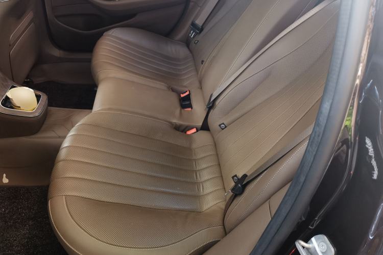 Used Mercedes-Benz E-Class 2021 E 300 L Premium Edition Left Rear Seat