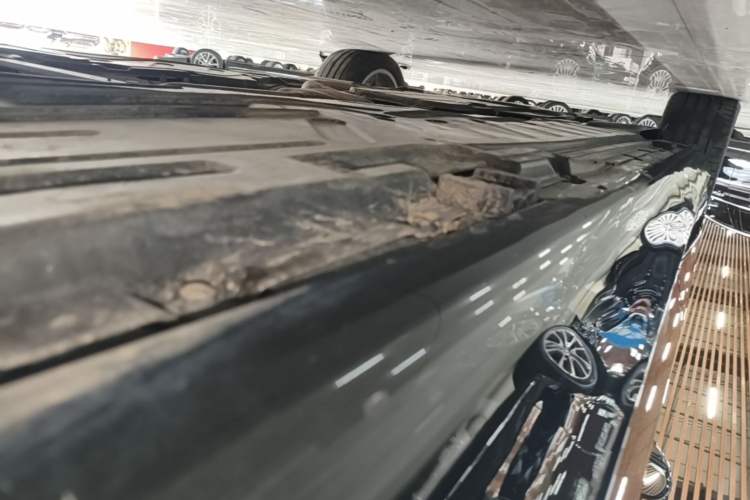 Used Mercedes-Benz E-Class 2021 Facelift E 300 L Stylish Edition Left Side Sill