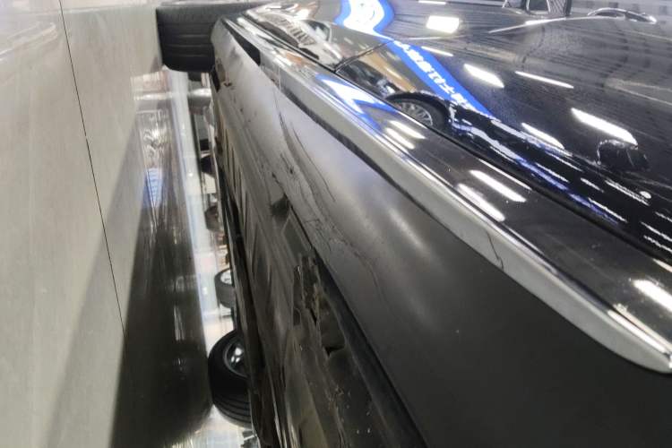 Used Mercedes-Benz E-Class 2021 Facelift E 260 L Sport Edition Left Side Sill
