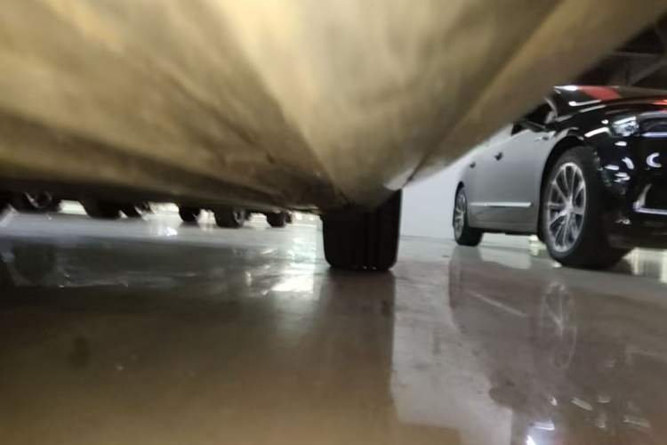 Used Mercedes-Benz E-Class 2021 Restyled E 300 L Sport Luxury Edition Left Side Sill