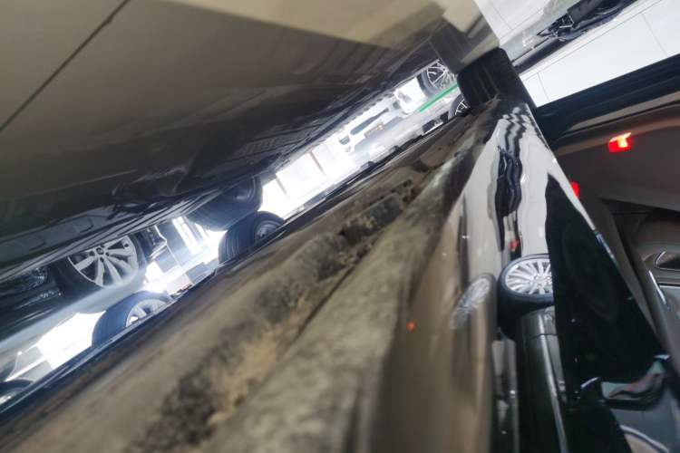 Used Mercedes-Benz E-Class 2021 Facelift E 300 L Stylish Edition Left Side Sill