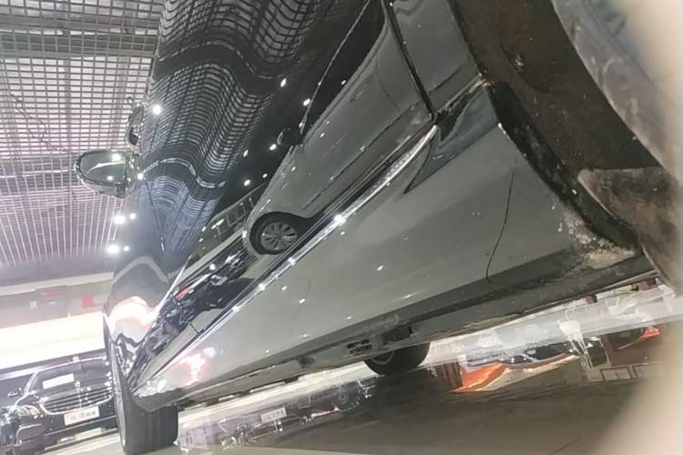 Used Mercedes-Benz E-Class 2021 Facelift E 300 L Stylish Edition Left Side Sill