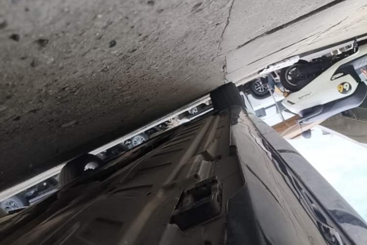 Used Mercedes-Benz E-Class 2021 Restyled E 300 L Sporty and Stylish Edition Left Side Sill